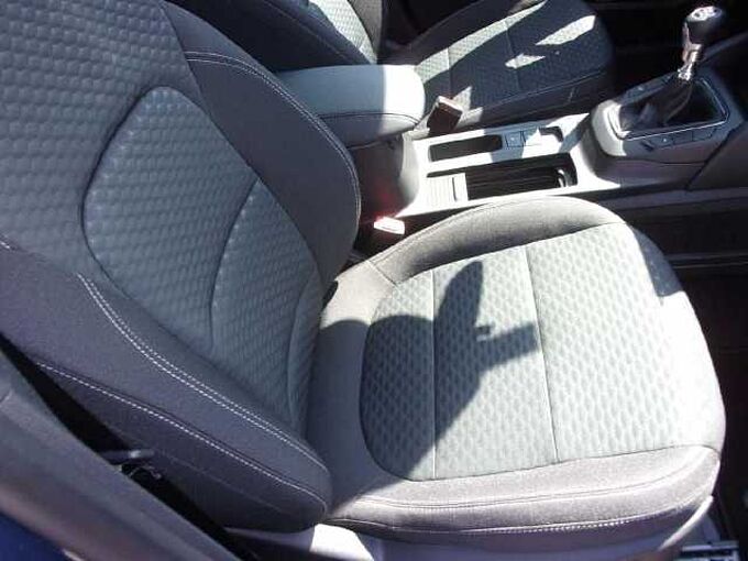 Ford Kuga Cool & Connect *GRA-GJR-SHZ*