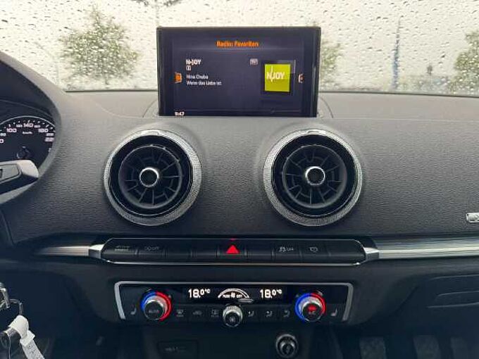 Audi A3 Limo sport *AHK-SHZ-PDC-Xenon*