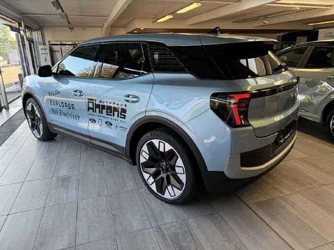 Ford Explorer Premium RWD