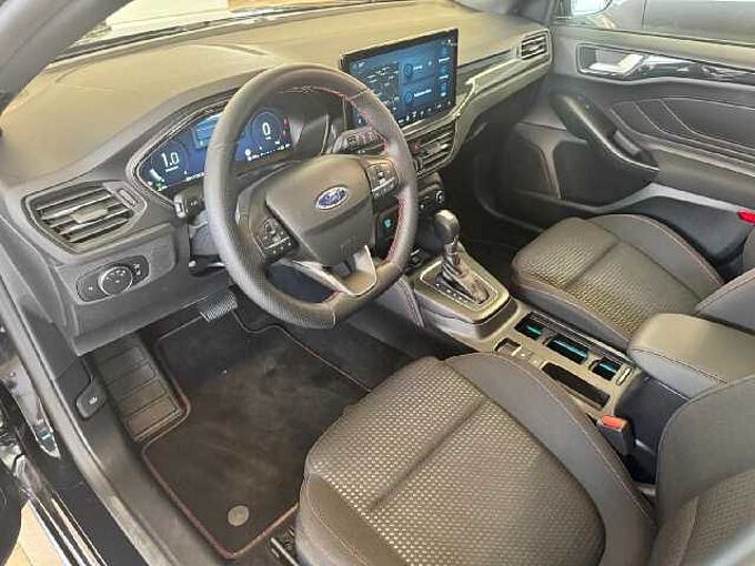 Ford Focus Turnier ST-Line X *AHK-PANO-GJR-LED*