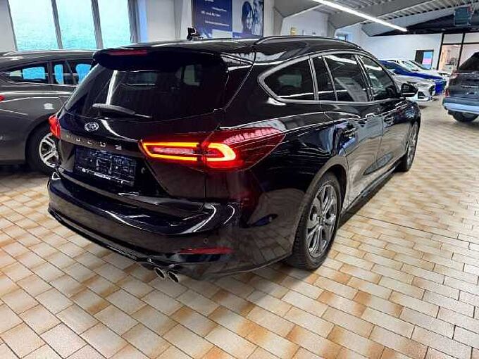 Ford Focus Turnier ST-Line X *AHK-GJR-HUD-LED*