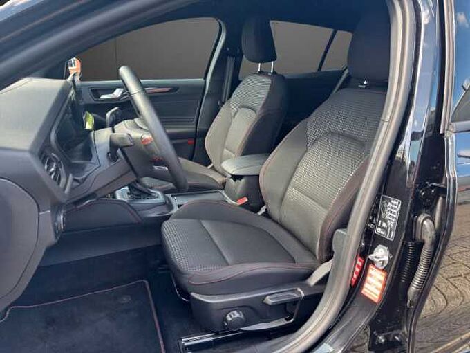 Ford Focus Turnier ST-Line X *AHK-GJR-HUD*