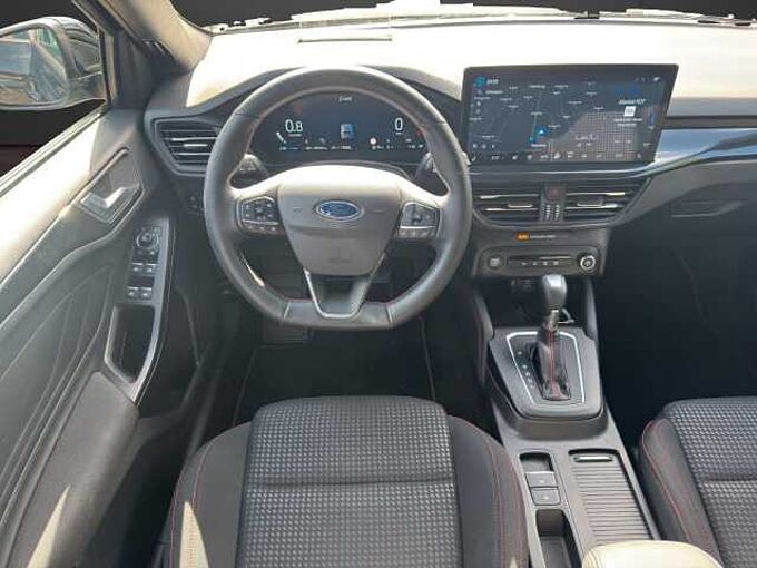 Ford Focus Turnier ST-Line X *AHK-GJR-HUD*