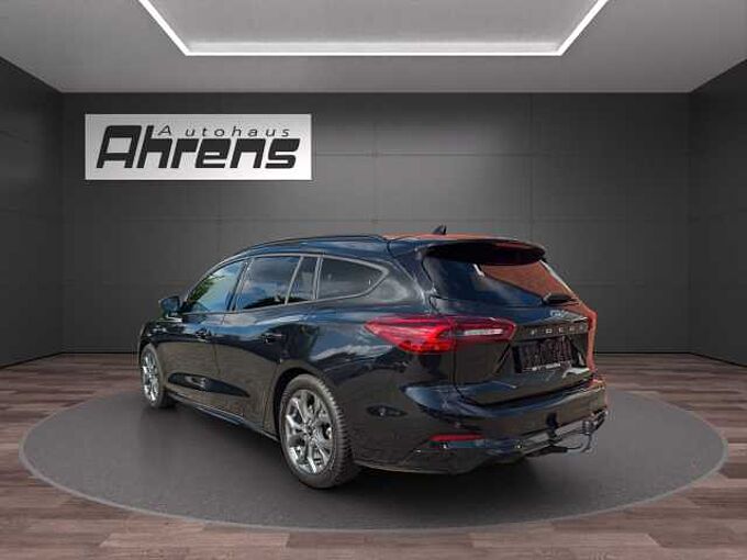 Ford Focus Turnier ST-Line X *AHK-GJR-HUD*