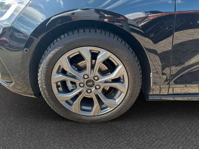 Ford Focus Turnier ST-Line X *AHK-GJR-HUD*