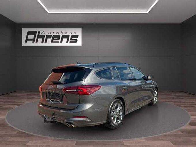Ford Focus Turnier ST-Line X *AHK-GJR-HUD*