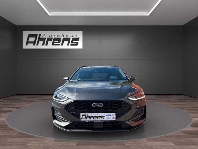 Ford Focus Turnier ST-Line X *AHK-GJR-HUD*