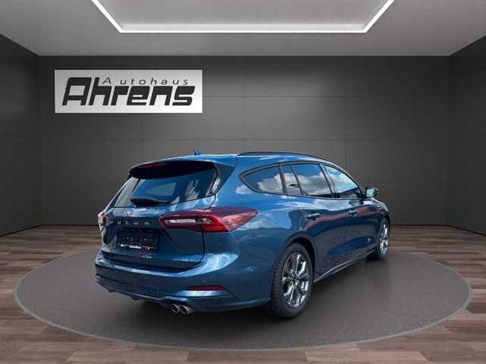 Ford Focus Turnier ST-Line X *AHK-GJR-HUD*