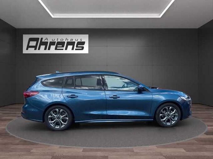 Ford Focus Turnier ST-Line X *AHK-GJR-HUD*