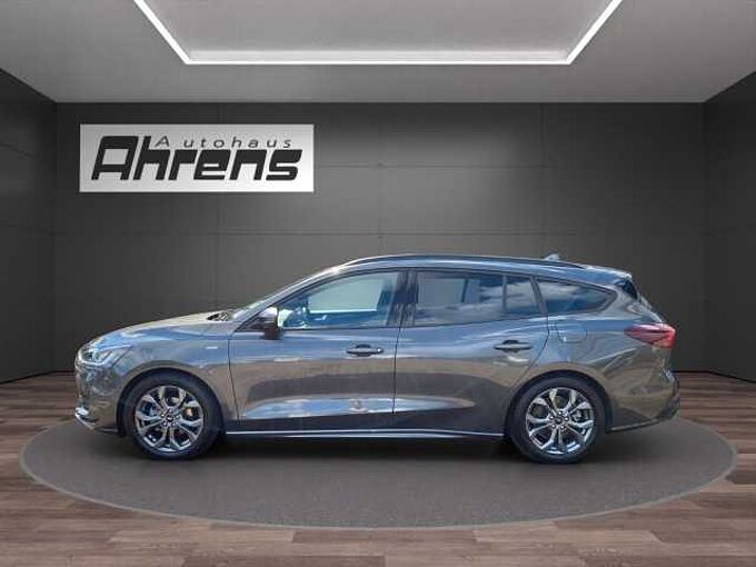 Ford Focus Turnier ST-Line X *AHK-GJR-HUD*
