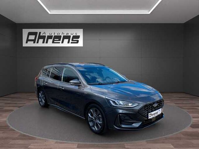 Ford Focus Turnier ST-Line X *AHK-GJR-HUD*