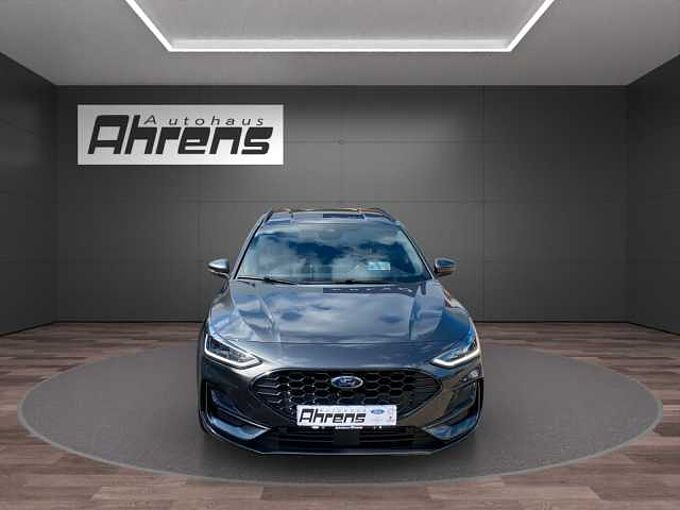 Ford Focus Turnier ST-Line X *AHK-GJR-HUD*