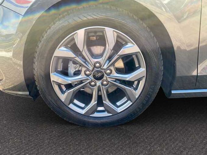 Ford Focus Turnier ST-Line X *AHK-GJR-HUD*