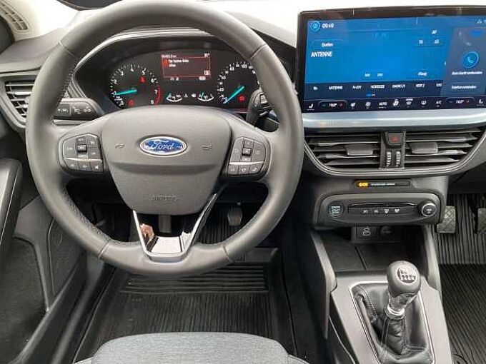 Ford Focus Lim. Active *AHK-Pano-SHZ-GRA*