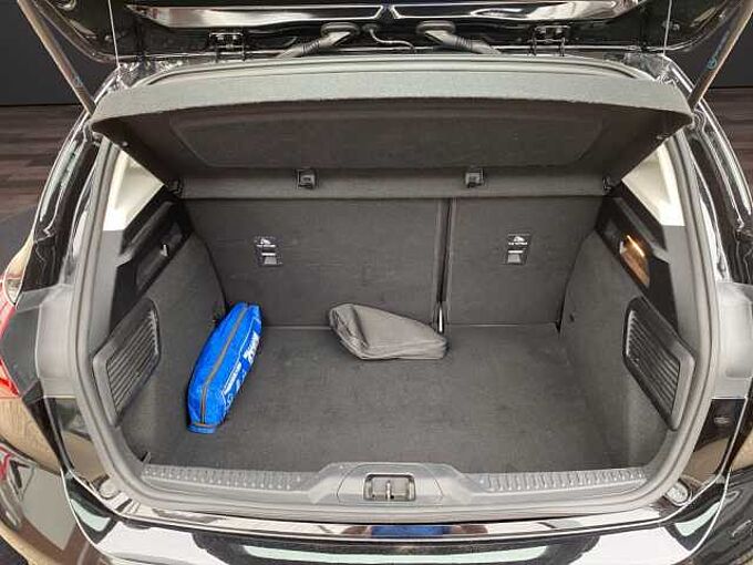 Ford Focus Lim. Active *AHK-Pano-SHZ-GRA*