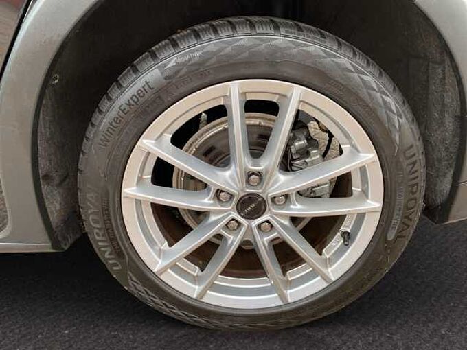 Ford Focus Lim. Active *AHK-Pano-SHZ-GRA*