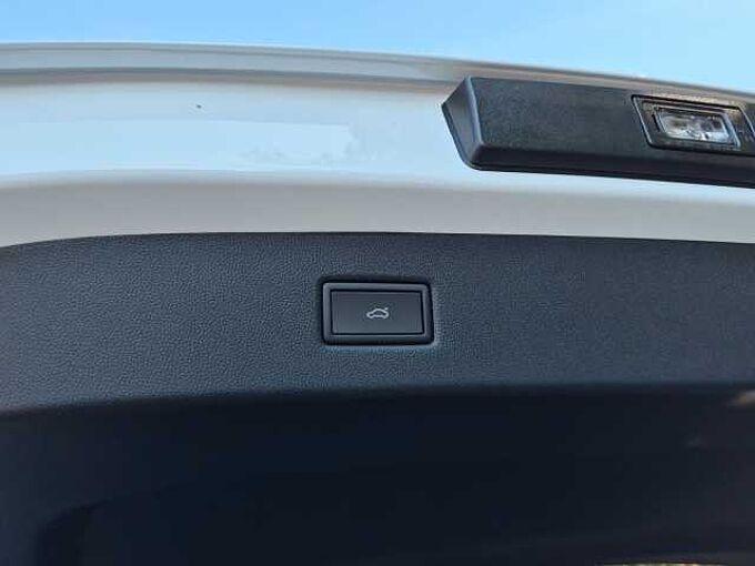 Ford Explorer Premium RWD