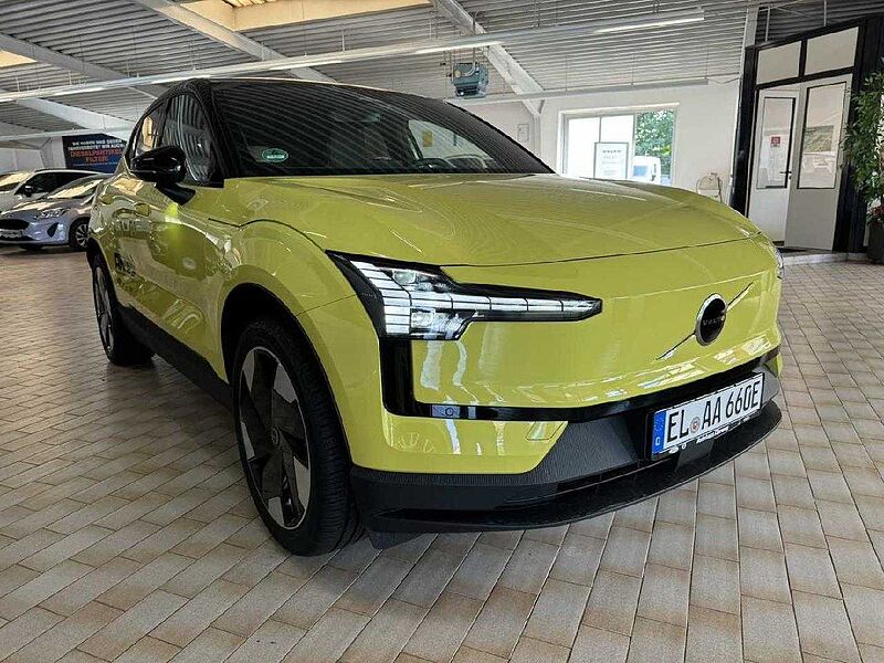 Volvo EX30 Plus 2WD Pure Electric
