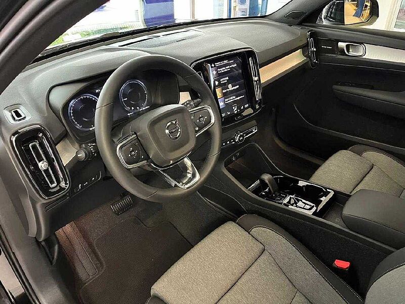 Volvo XC 40 XC40 Plus Dark Recharge Plug-In Hybrid 2WD *H&K-SH