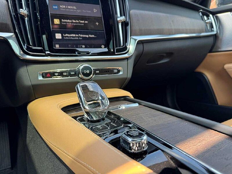 Volvo V90 Kombi Ultimate Bright *HUD-360°-Massage*