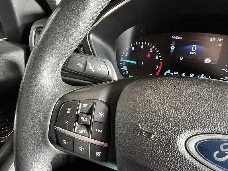 Ford Kuga Titanium *GJR-4xSHZ-Kamera-ACC*