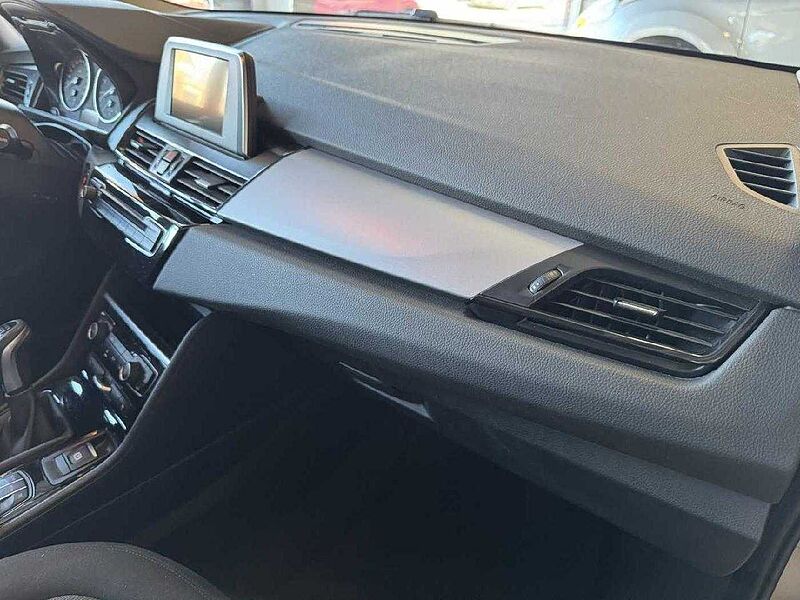 BMW 220 Active Tourer i Advantage *AHK-SHZ*