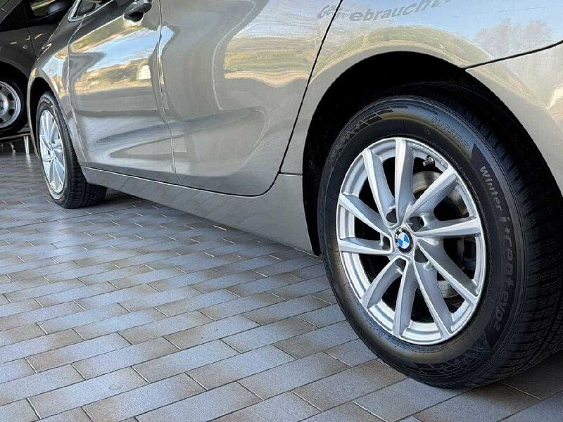 BMW 220 Active Tourer i Advantage *AHK-SHZ*