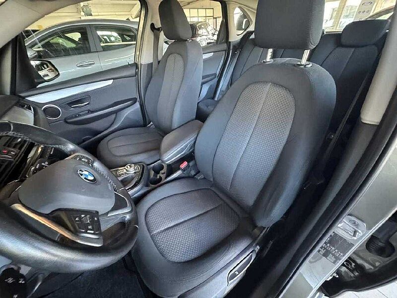 BMW 220 Active Tourer i Advantage *AHK-SHZ*