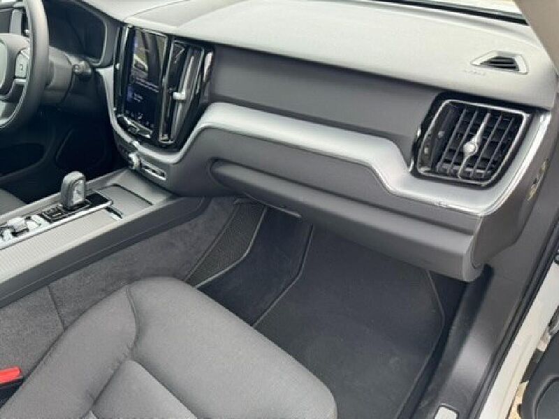 Volvo XC 60 XC60 B4D Momentum Pro AWD *AHK-SHZ-Kamera-eHeck*