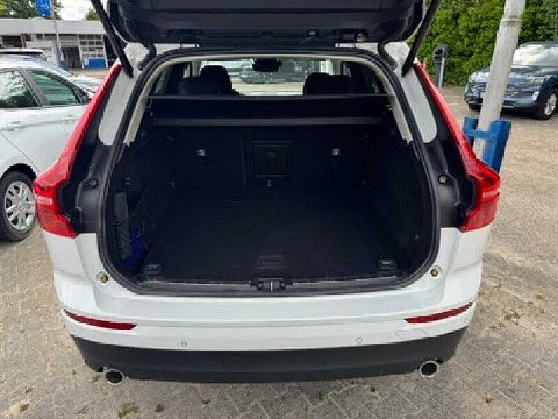 Volvo XC 60 XC60 B4D Momentum Pro AWD *AHK-SHZ-Kamera-eHeck*
