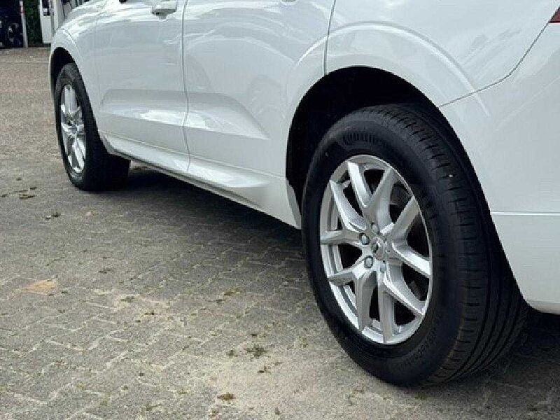 Volvo XC 60 XC60 B4D Momentum Pro AWD *AHK-SHZ-Kamera-eHeck*