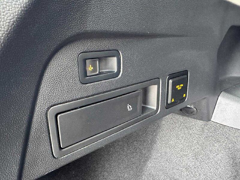 Volkswagen Tiguan Allspace Life 4Motion *7Sitze-HUD-AHK-GJR*