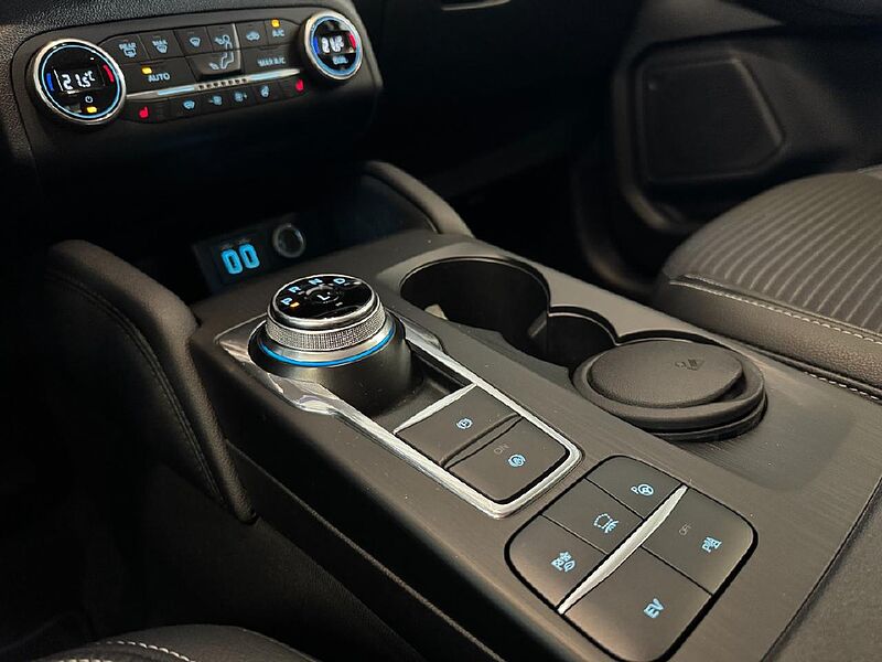 Ford Kuga Plug-In Hybrid Titanium X *AHK-Winterpaket*