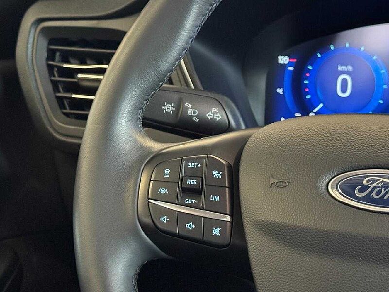 Ford Kuga Plug-In Hybrid Titanium X *AHK-Winterpaket*