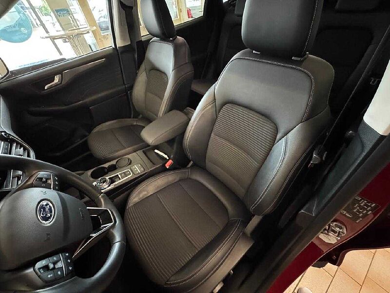 Ford Kuga Plug-In Hybrid Titanium X *AHK-Winterpaket*