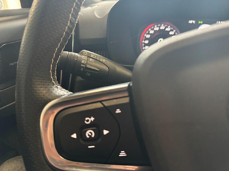 Volvo XC 40 XC40 R Design AWD