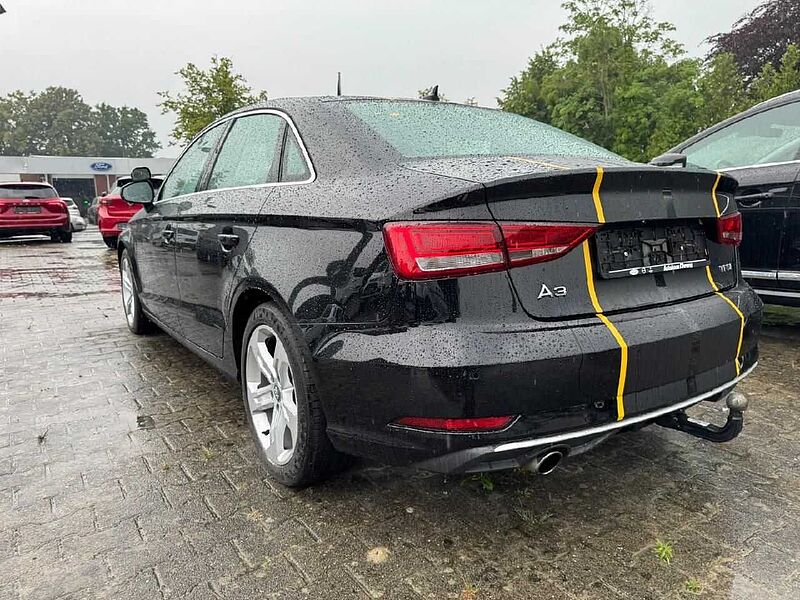 Audi A3 Limo sport *AHK-SHZ-PDC-Xenon*