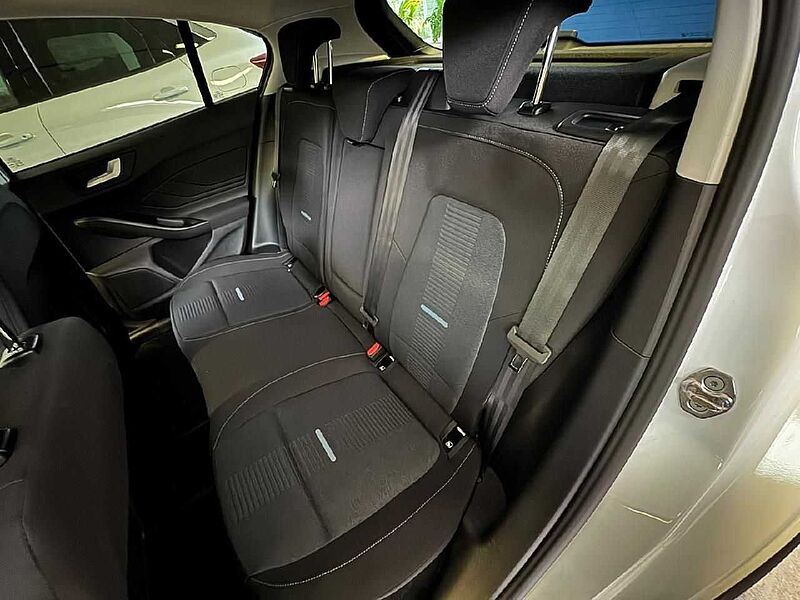 Ford Focus Lim. Active X *GJR-Kamera-LED-Navi*