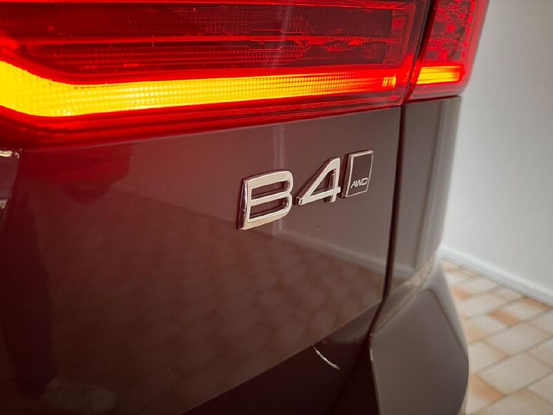 Volvo XC 60 Plus Dark AWD *AHK-H&K-Standhzg*