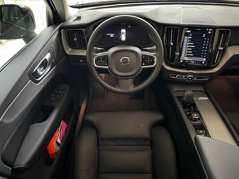 Volvo XC 60 Plus Dark AWD *AHK-H&K-Standhzg*