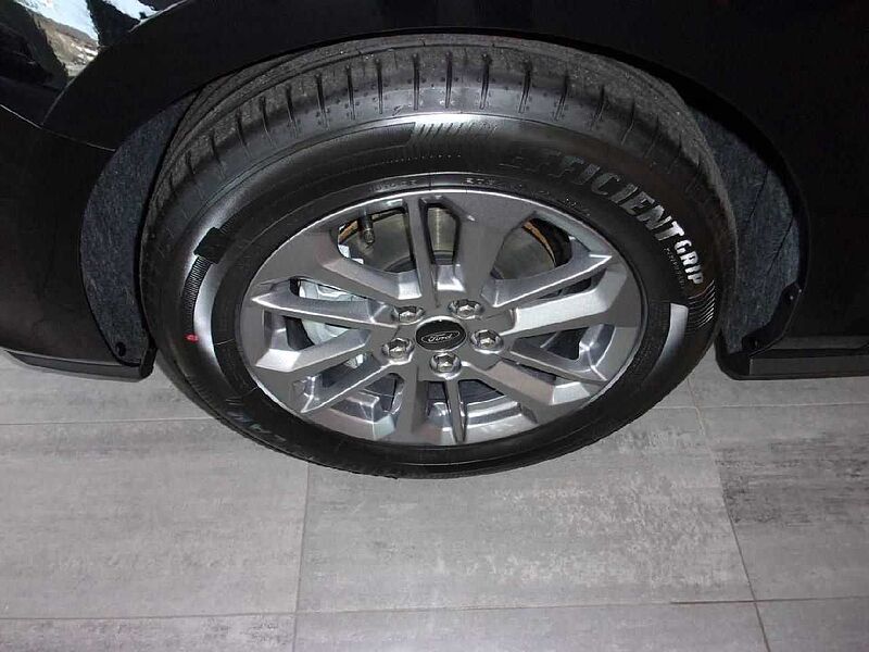 Ford Focus Lim. Titanium *LED-SHZ-Kamera*