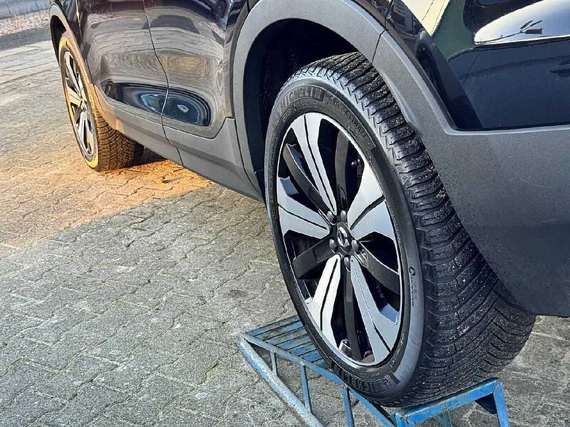 Volvo C40 Core Recharge Pure Electric 2WD