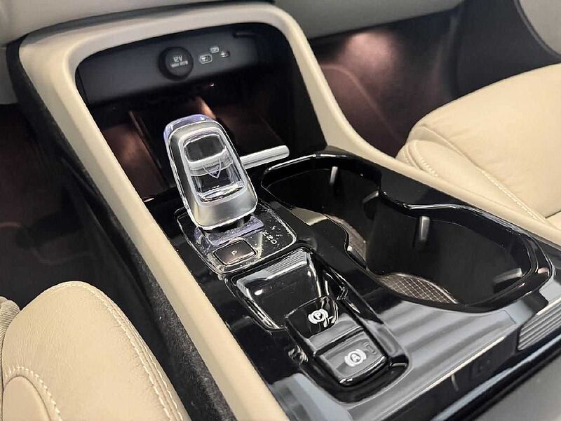 Volvo XC 40 Ultimate Dark 2WD