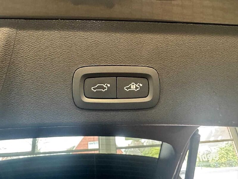 Volvo XC 40 Ultimate Dark 2WD