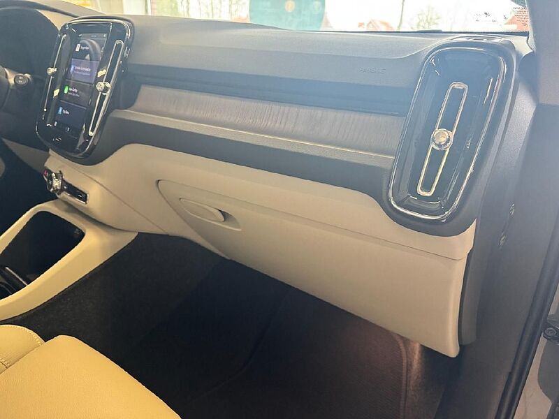 Volvo XC 40 Ultimate Dark 2WD