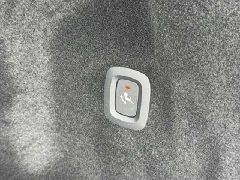 Volvo XC 60 B4D Momentum Pro AWD *AHK-SHZ-Kamera-eHeck*