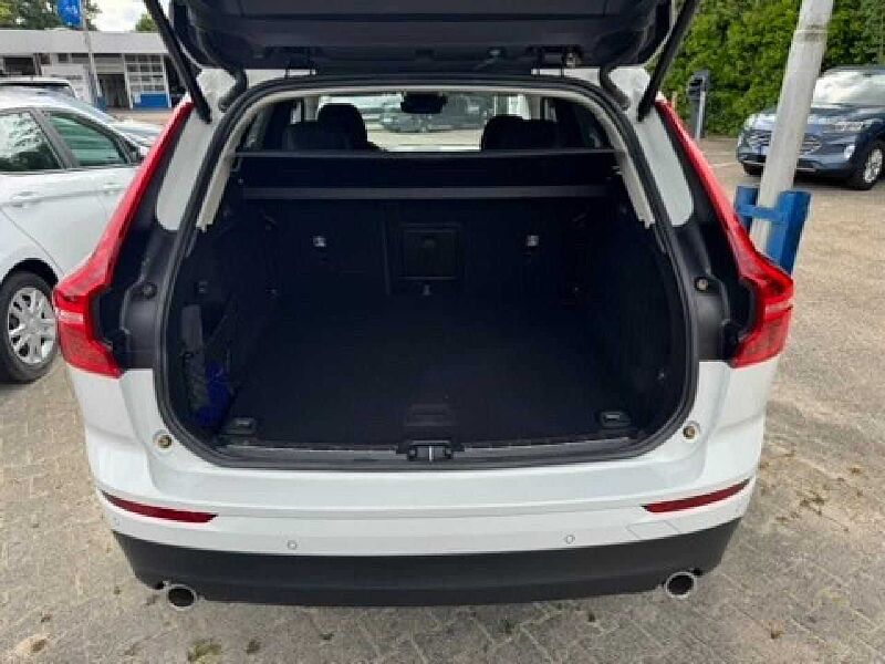 Volvo XC 60 B4D Momentum Pro AWD *AHK-SHZ-Kamera-eHeck*