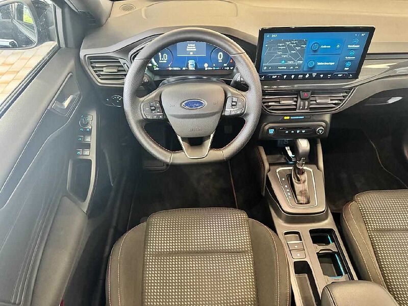 Ford Focus Turnier ST-Line X *AHK-PANO-GJR-LED*