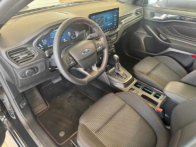 Ford Focus Turnier ST-Line X *AHK-PANO-GJR-LED*