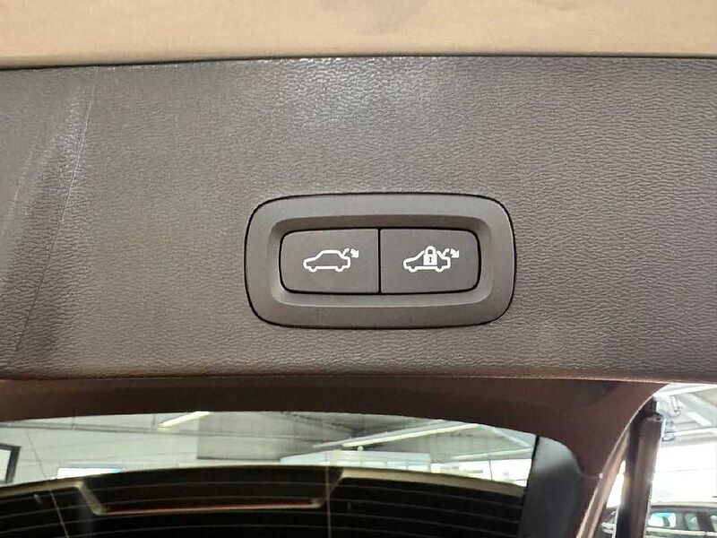 Volvo XC 40 Core 2WD *GJR-SHZ-Kamera-eHeck*